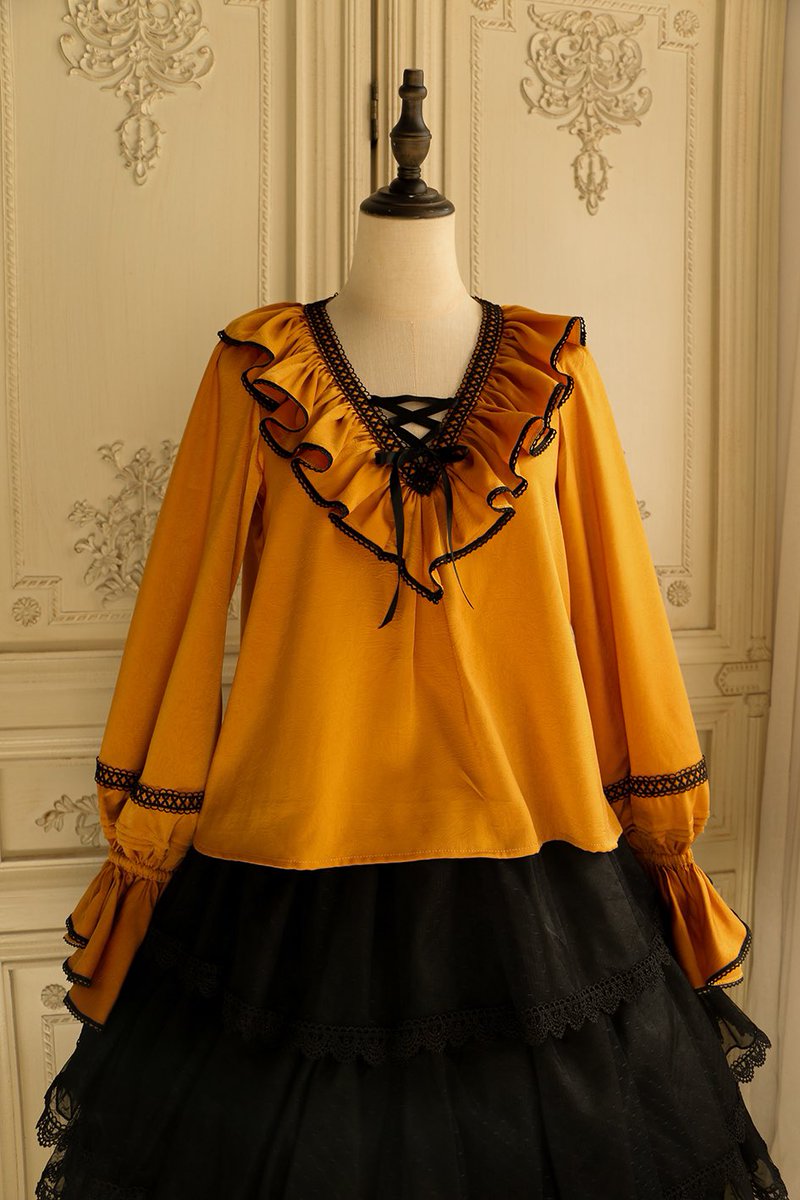 DaffodilFaeries's tweet photo. My pumpkin blouse 
#lolita #lolitaupdates #lolitaexpress #OOTD https://t.co/yruDj8EPIZ