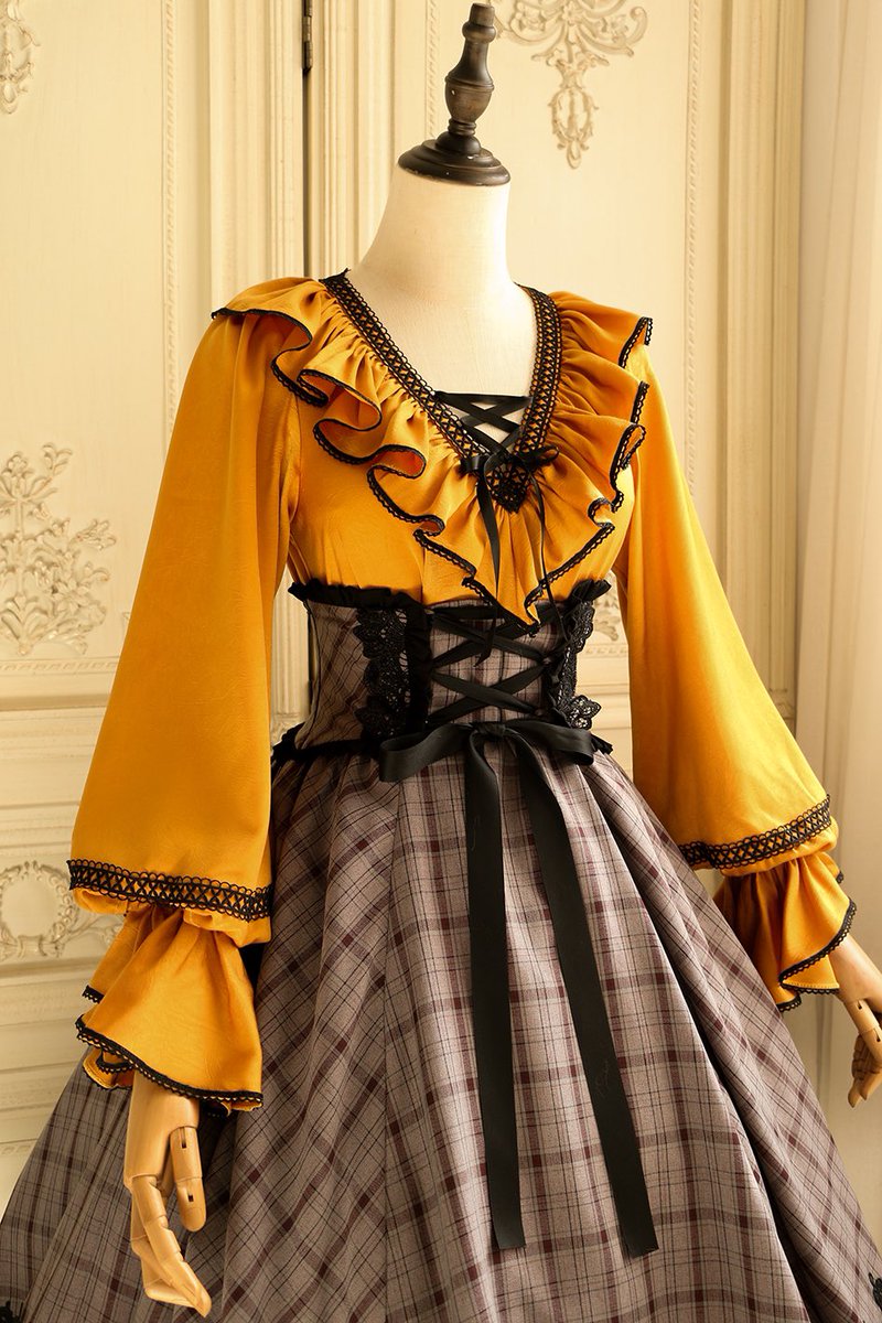 DaffodilFaeries's tweet photo. My pumpkin blouse 
#lolita #lolitaupdates #lolitaexpress #OOTD https://t.co/yruDj8EPIZ
