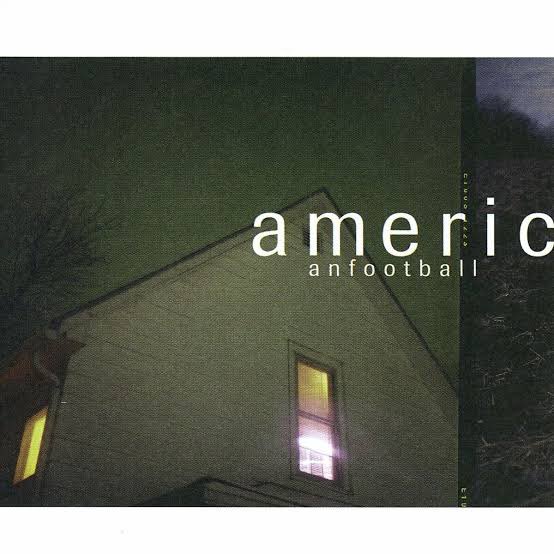 SoyHareth's tweet photo. 'LP1' - #AmericanFootball (1999)

💽 10/10

Creo que no hay un disco que disfrute más estos últimos meses que este. De inicio a fin me parece una genialidad con ritmos melancólicos y nostálgicos que fueron precursores de lo que hoy conocemos como el emo. https://t.co/95M5JvETpn