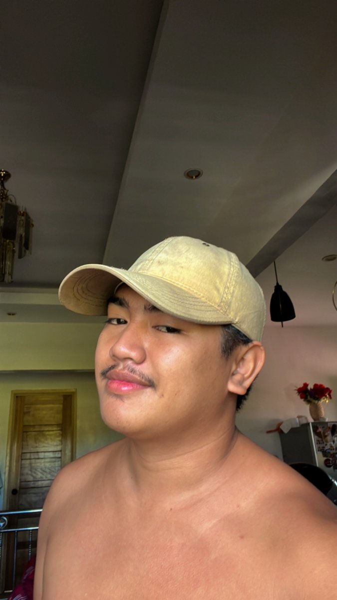 _onecarlos's tweet photo. jogging nalang ba mamaya? 
@altertarlac https://t.co/8ONRewqgnP