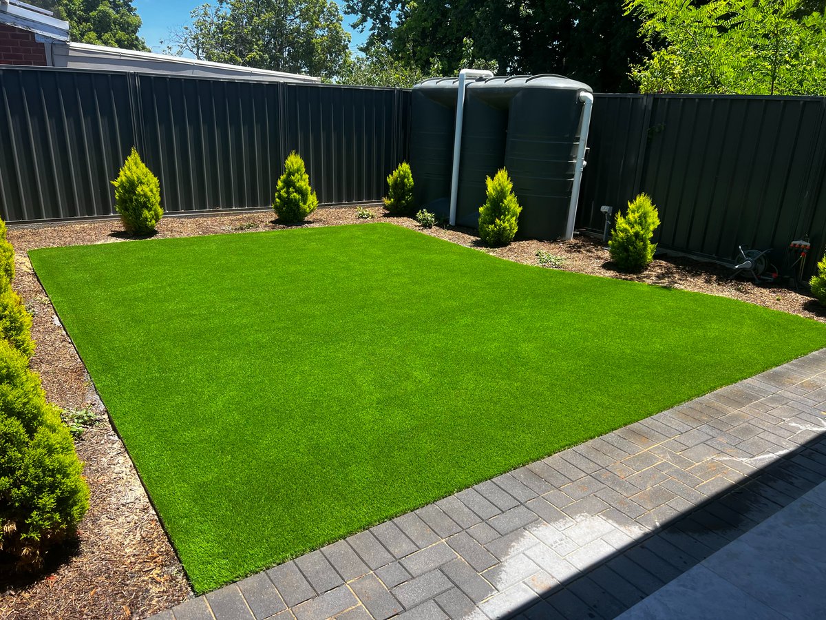 JustQuality_SA's tweet photo. 🌱 What Can Artificial Turf Do for You?

✅ Save water: No more constant watering
✅ Reduce emissions: Say goodbye to mowing
✅ Stay durable: Built to last through every season

💡 Perfect for Aussie backyards and busy families! https://t.co/6mGEPhqYJm