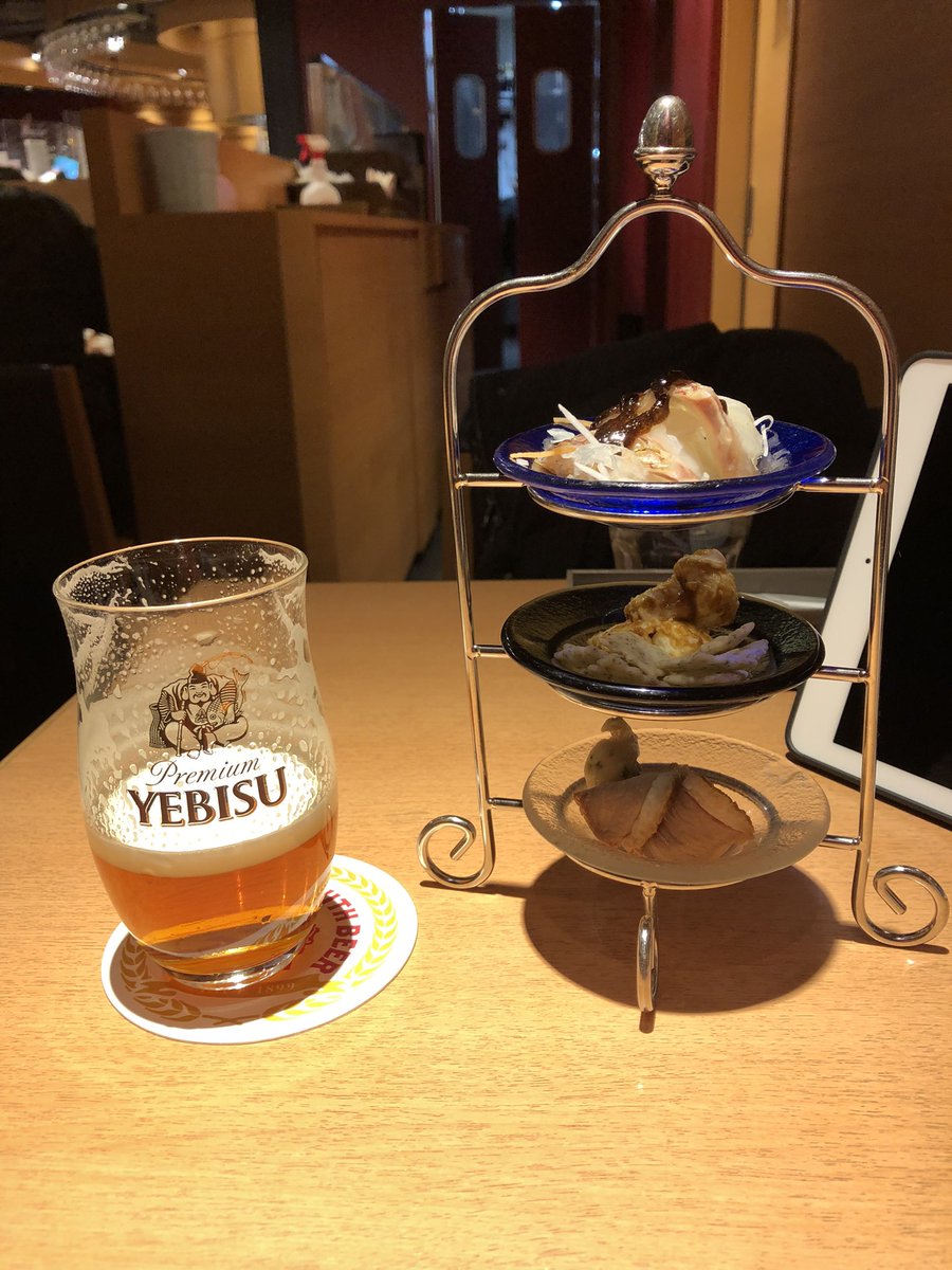 weizen_ipa's tweet photo. 平日に有給？
そりゃ、やる事は決まってるよね🍺🥰

今日は記念日なので、セルフお祝い！！
愛するエビスで！めでたーーーい！！ https://t.co/bvpXVoK3a6