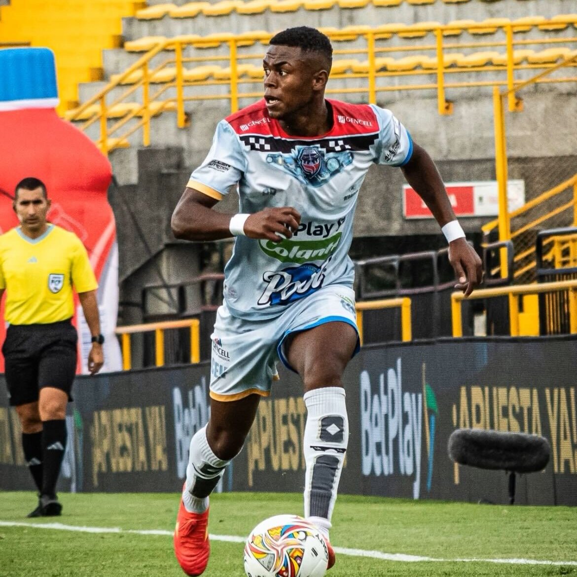 Juan Camilo Castillo se une a sus compatriotas para jugar en Rusia. El colombiano jugará en Pari NN.