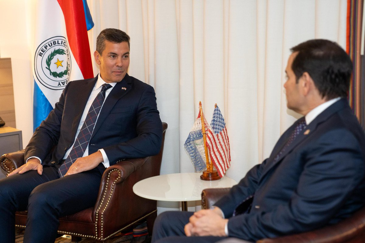 SantiPenap's tweet photo. Agradezco a @secrubio, Secretario de Estado de los Estados Unidos, por la oportunidad de conversar sobre temas clave para fortalecer las relaciones entre nuestros países. Hablamos de nuestra visión compartida de cooperación y desarrollo, y estoy seguro de que, trabajando juntos, podemos lograr grandes cosas que beneficien a nuestras naciones y a toda la región.