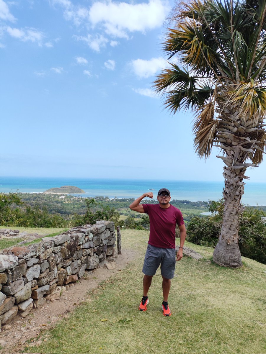 MarcellDesailly's tweet photo. #VisitMexico #Quiahuiztlan #Veracruz  ⛰️🌊🏝️😎🙌🏻 https://t.co/lAq0Uh43zo