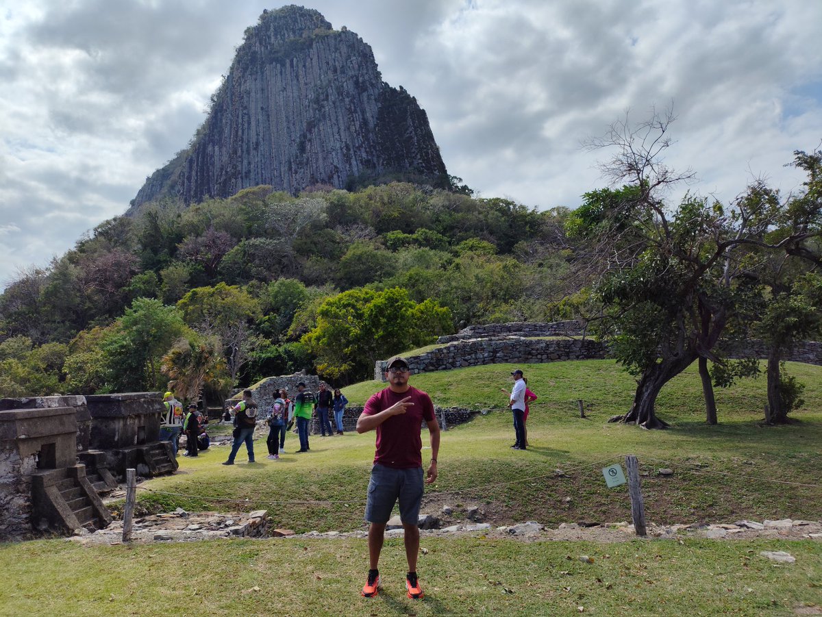 MarcellDesailly's tweet photo. #VisitMexico #Quiahuiztlan #Veracruz  ⛰️🌊🏝️😎🙌🏻 https://t.co/lAq0Uh43zo