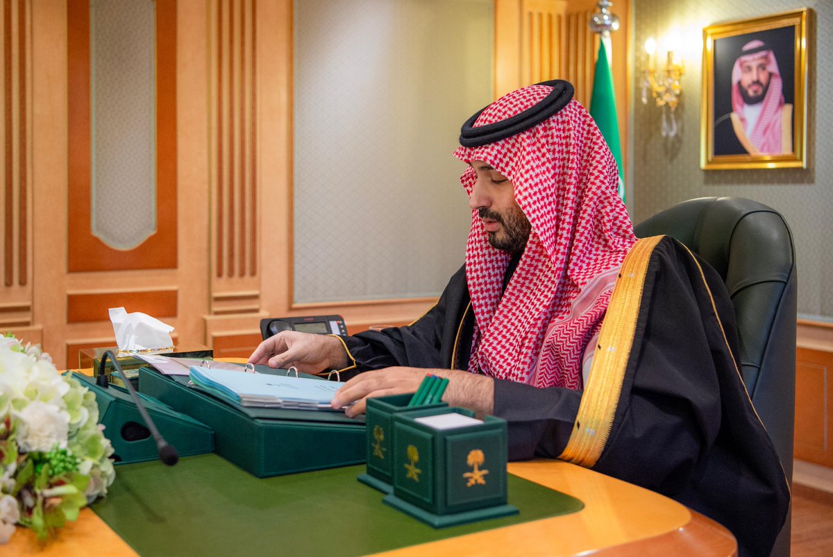 إني داعٍ فأمّنوا:
.
اللهم احفظه لنا و اعنه و سدد خطاه و أعزه و أعزنا به و انصره على من عاداه يا رب العالمين🇸🇦
.
#زعيم_الشرق_الأوسط