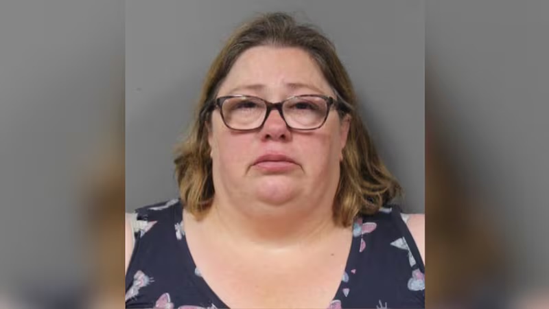 AFpost's tweet photo. Grossly overweight foster caregiver from Indiana receives 6-year sentence for killing 10-year-old foster child by sitting on him.

Follow: @AFpost https://t.co/1kSLGcCPs8