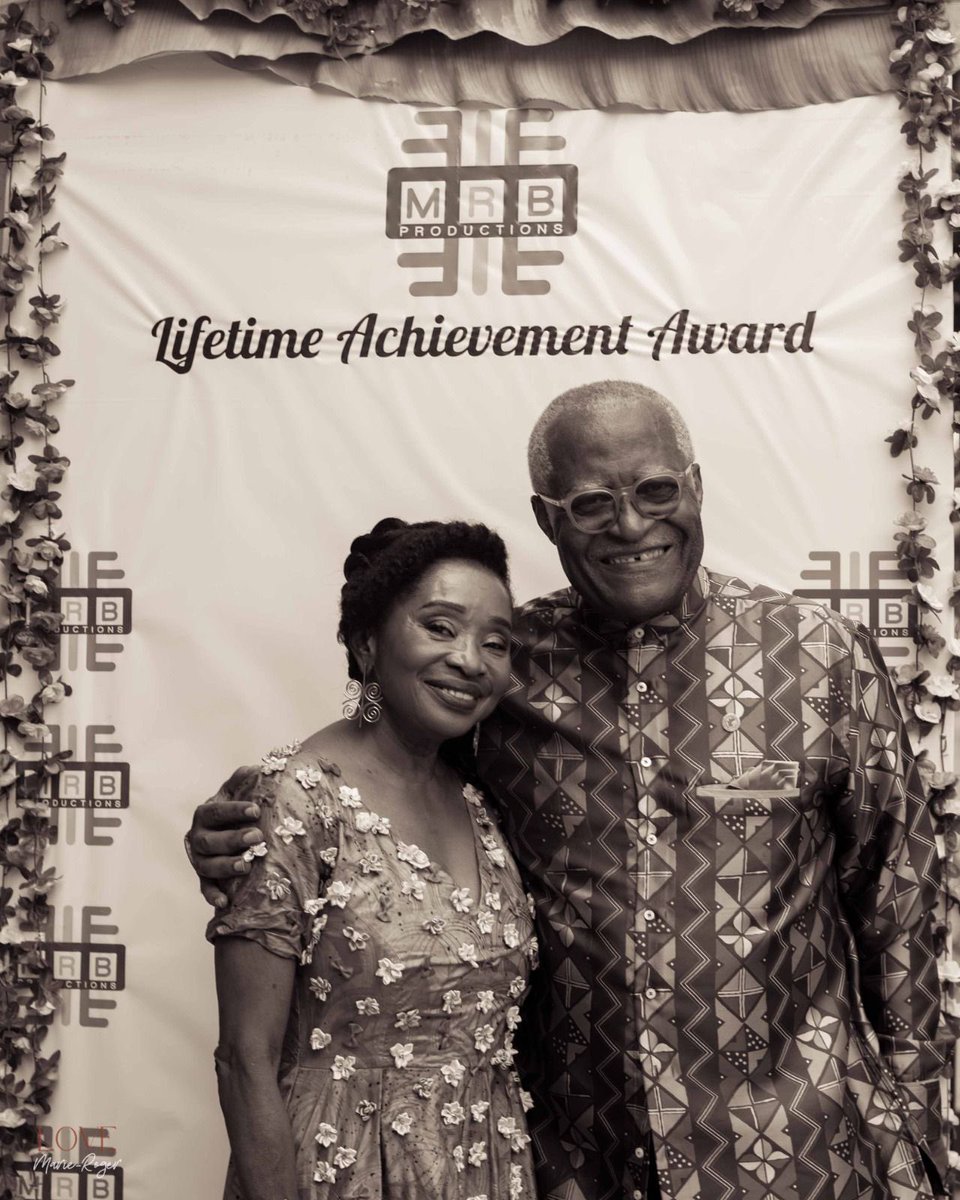 Félicitations à l'extraordinaire Marie-Roger Biloa pour avoir reçu le Lifetime Achievement Award lors du Sommet des leaders des médias africains à Nairobi. Cette distinction prestigieuse témoigne de sa carrière exceptionnelle, qui s'étend sur des décennies et a laissé une