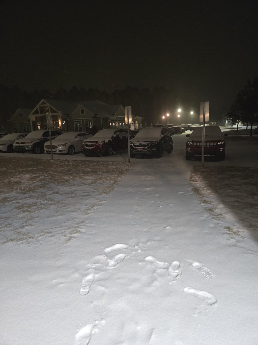InferiStorm's tweet photo. We are up to about an inch and a half! @NWSMoreheadCity https://t.co/gE6HwNx6T7