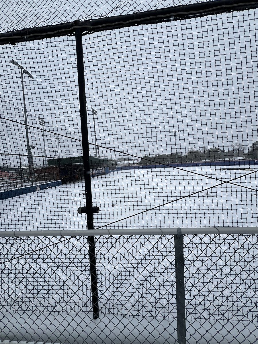 mehallhbu's tweet photo. Softball Practice cancelled. Would my friends from the North please come get their weather?  It is obviously lost😂 https://t.co/WDJz1ohOVe