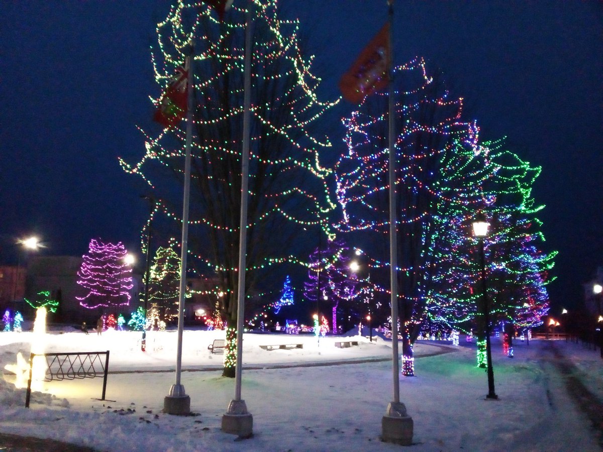 stevens24987's tweet photo. Cobourg free rink I'm trying to post more pics but X hates me https://t.co/A8pC3Gju9m