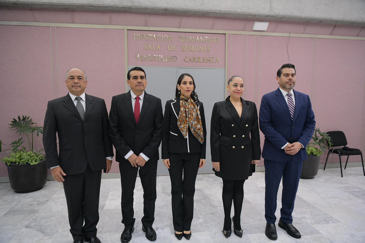 FGE_Veracruz's tweet image. “LA TRANSFORMACIÓN DE LA PROCURACIÓN DE JUSTICIA ES IRREVERSIBLE PORQUE SE VIVE UNA CONSOLIDACIÓN INSTITUCIONAL SIN PRECEDENTE. “

• Comparece ante la LVXII legislatura local para detallar el informe anual de actividades 2024.

n9.cl/cbj3yl