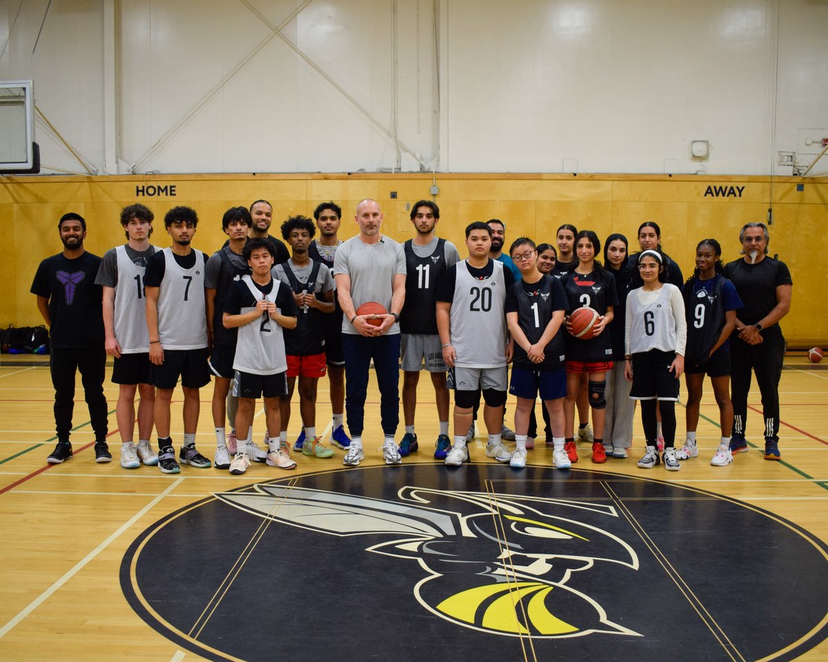 banditsFDN's tweet photo. The Bandits School Tour landed at Frank Hurt Secondary in Surrey this week. Thanks to the volunteer coaches and student-athletes for hosting head coach @juliushoops at practice! 💪

Bandits School Tour powered by @prestongm @ucanwest https://t.co/nyiODUWHSq