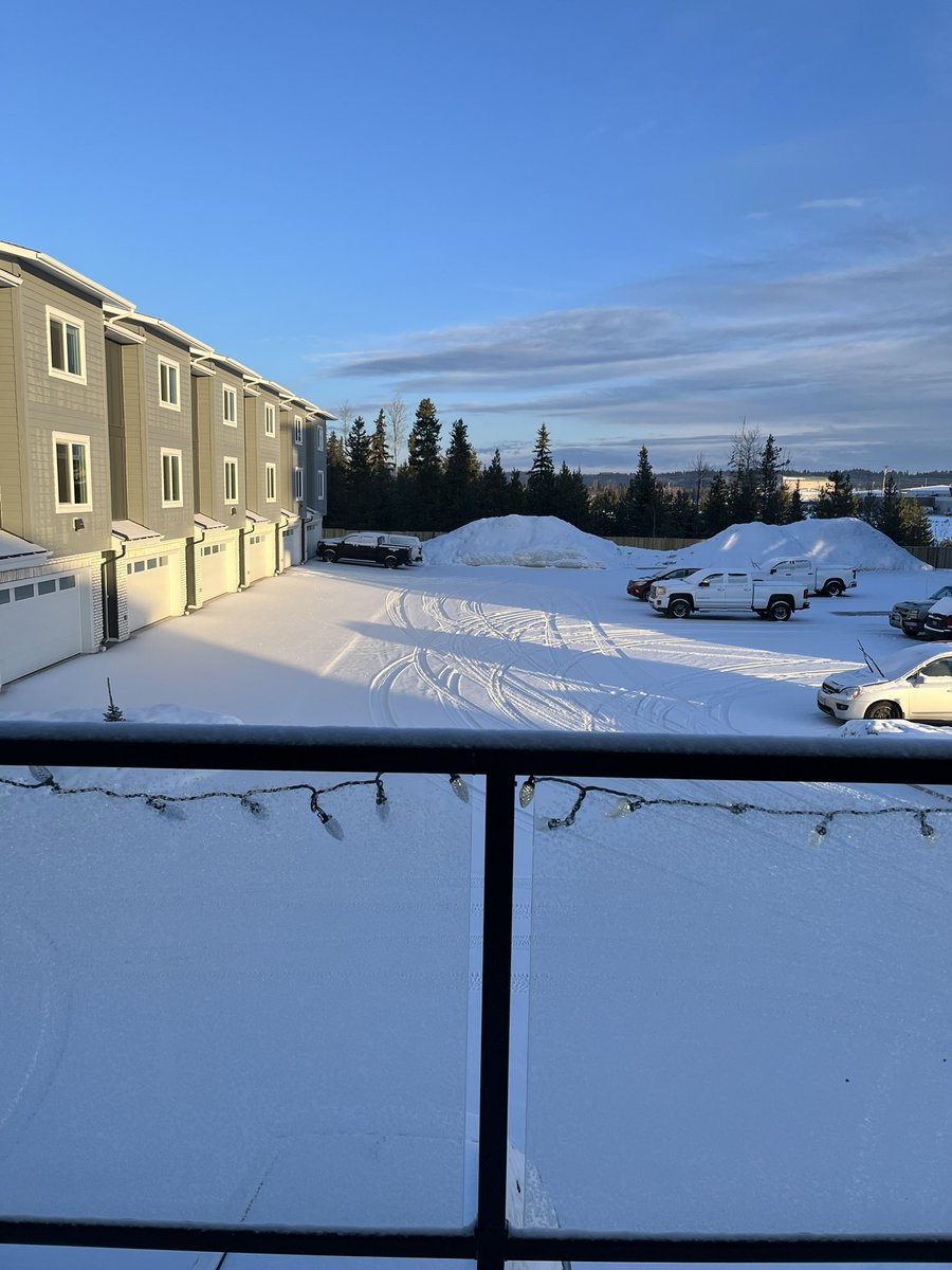 ChristineYH's tweet photo. Today’s #patiopic. It was a fulsome day, but ends in a good way with #EDUC201. ☺️ https://t.co/n8SWi74XIj