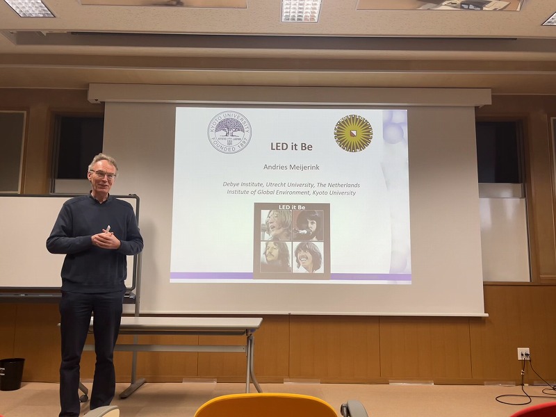 UEDA_LAB_JAIST's tweet photo. 2025年1月15日にUtrecht UniversityのProf. MEIJERINKに「LED it Be」というテーマで特別講義を行っていただきました。 https://t.co/3N10GxiUOf