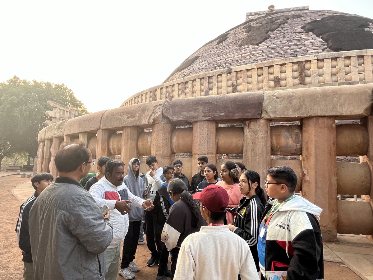 DPSSurat's tweet photo. Exploring Bhopal’s rich past, Class VII students connected with India’s cultural and military heritage. A trip full of insights and inspiration!
#CulturalOdyssey#LearningAdventure #ExploringHistory https://t.co/2r683eO6G4