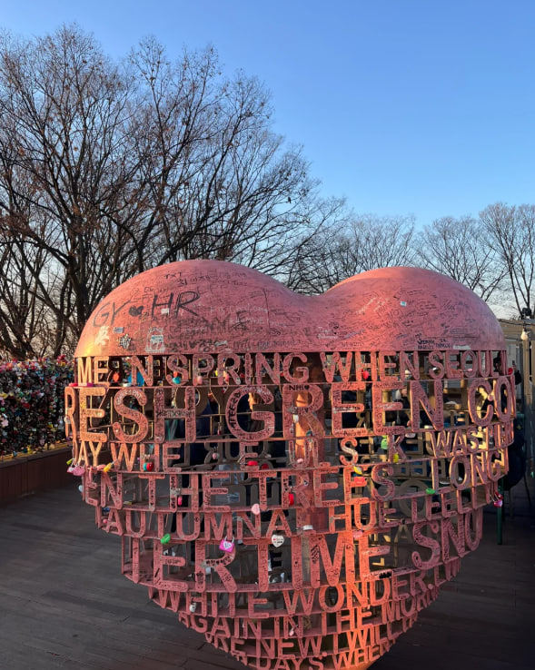あなたと共に南山に赴く約束です。🌷
繁華の中で静かさを求めます!🥰