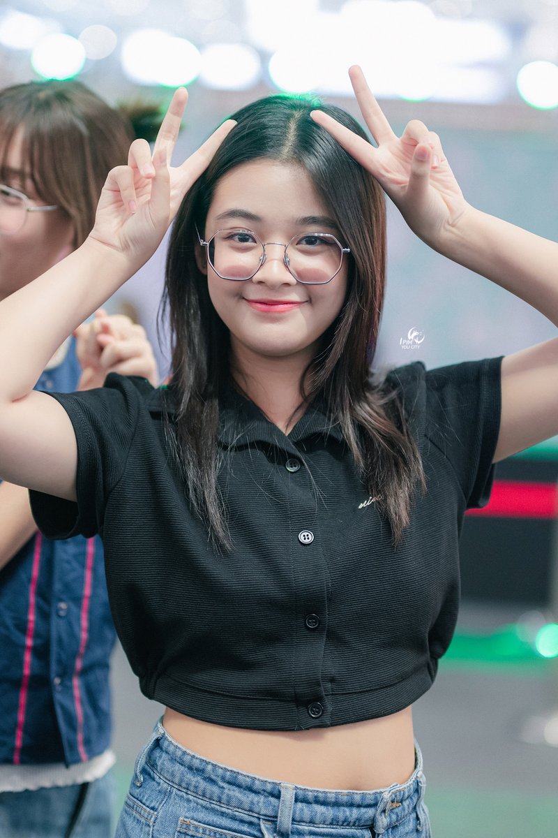IYoucity's tweet photo. 🫶👇👇 ท่ามือ แสดงคำพูด ✌️✌️🙌
แต่ถ้าชอบแกล้ง แสดงว่ารัก 🥸😚 [01]
#CGM48 #PimCGM48 #IPimYou #IPimYouCity https://t.co/KPq4DkMVZF
