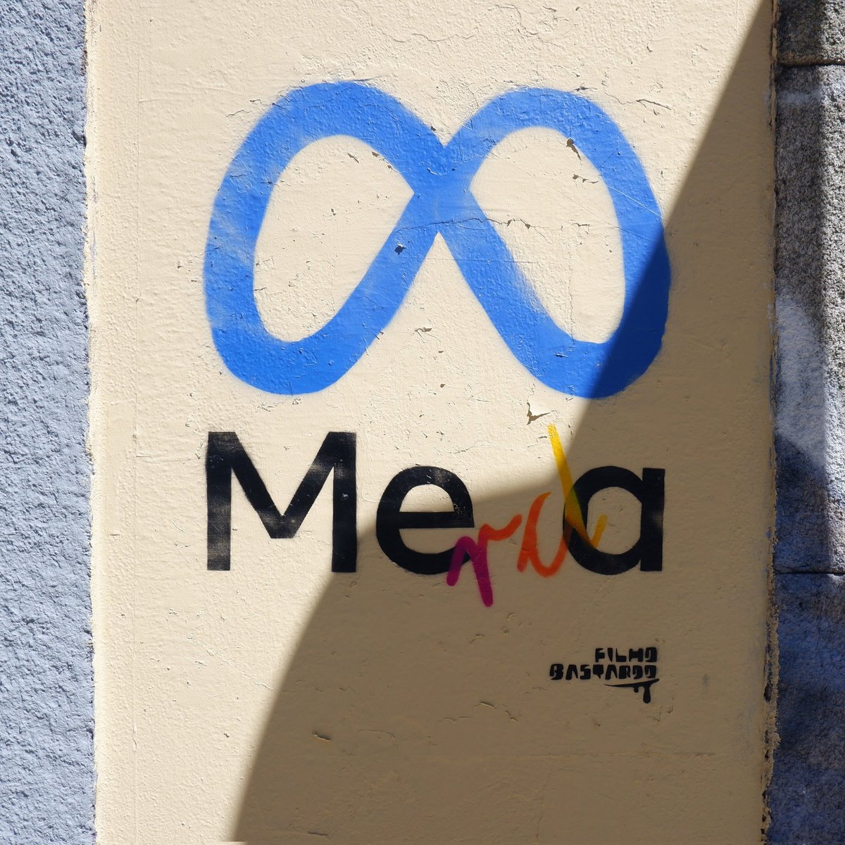 vademetroananas's tweet image. #merda