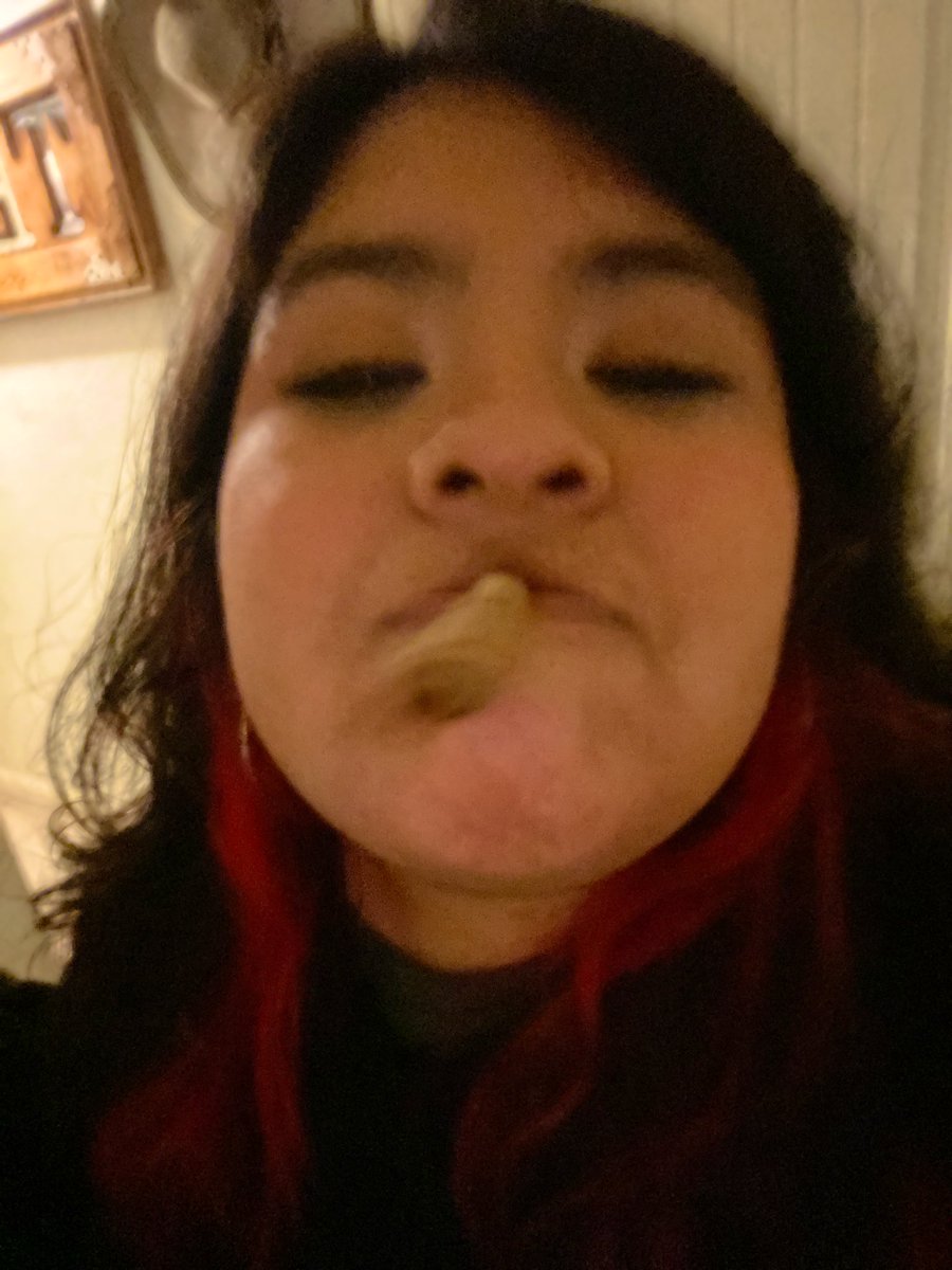 coldnparalyzed's tweet photo. everyone serving cunt, while im serving BLUNT!! lol https://t.co/BruByEzBWS