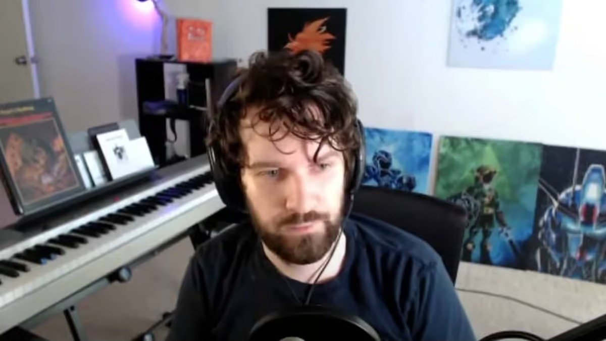 LiquidChimp engaging in online discussions about Pxie