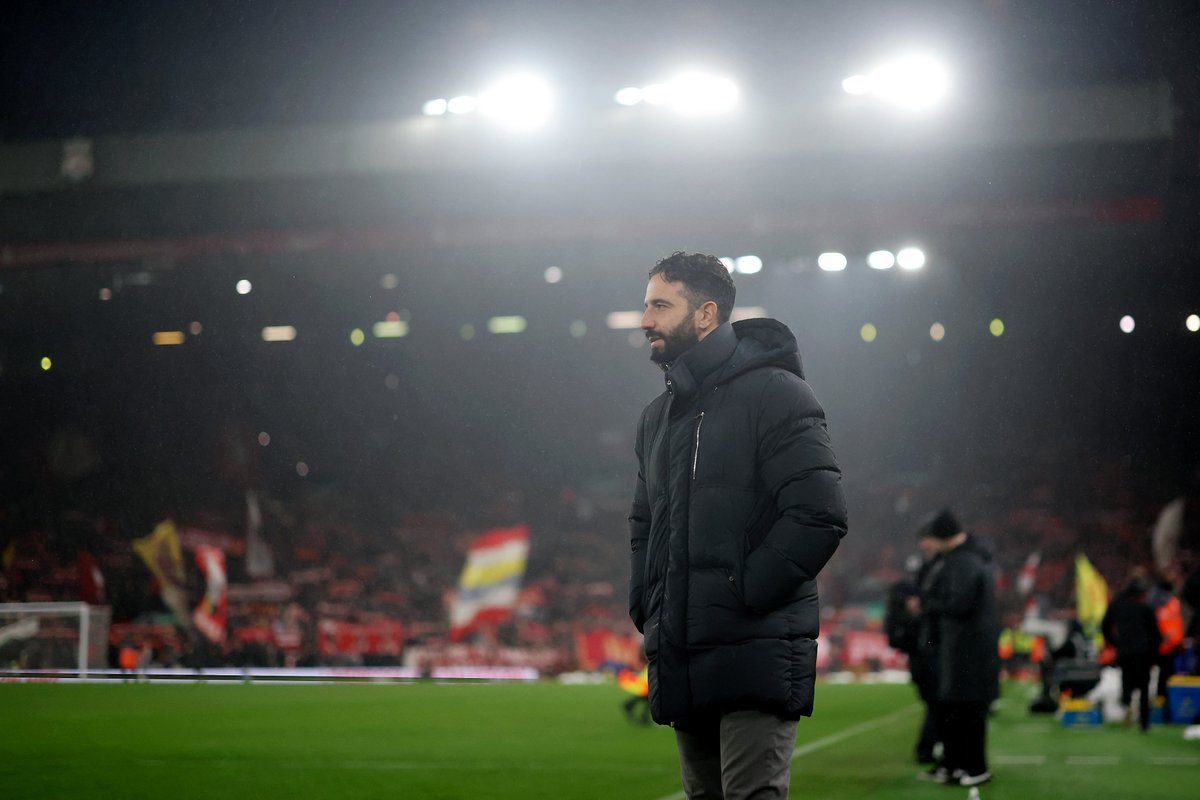 UtdDistrict's tweet photo. 🔴📰 | Sources suggest #mufc would be alarmed if Rúben Amorim ditched his 3-4-3.

There is an appreciation among the hierarchy that it's not the system to blame so much as individual mistakes and some players lacking basics in terms of effort and application. [@ChrisWheelerDM] https://t.co/EkNOr1d9fn