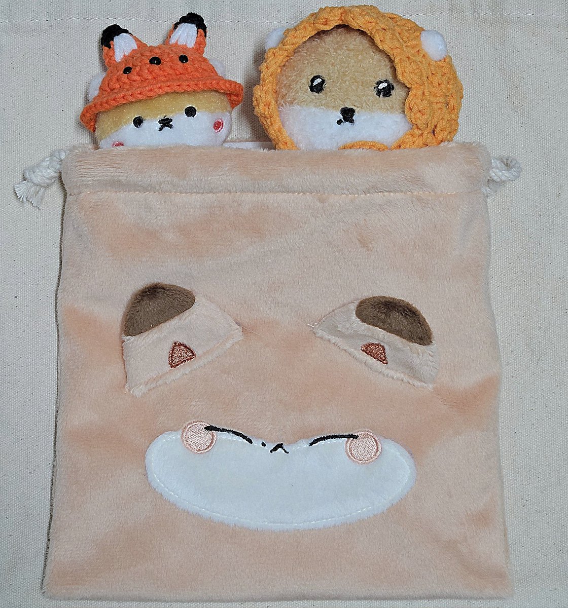 <a href="/yoore_wave1122/">yoo’re wave_STARDUST</a> 
아 연상이 선물한 너무 깜찍한 여우😭
수상하게 입가에 점이 있는 이 여우 파우치 안에 아기아기 6마리가 다 들어가🥹🫶🥹