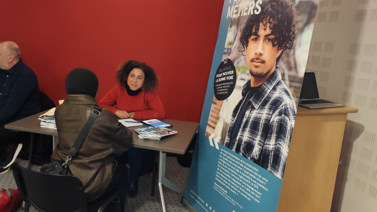 Semaine des métiers du #numérique : une matinée dédiée aux métiers, formations et pratiques de #recrutement dans le domaine du numérique. Les demandeurs d’emploi participent à des ateliers immersifs pour en apprendre plus sur les domaines de la cybersécurité, l’UX design et l’IA