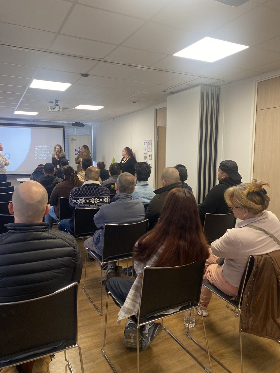 Hier, avec #Pacamiante 🏭, nous avons présenté les métiers d'opérateur de maintenance dans le nucléaire via la Méthode de Recrutement par Simulation. 💡
🔹 36 participants présents
🔹 18 passent les exercices #MRS aujourd'hui
Merci à tous pour votre engagement ! 🙌 #Recrutement