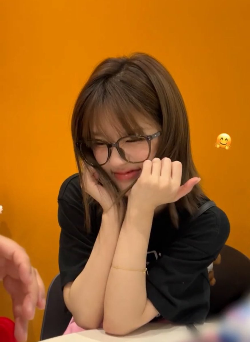 booboolili's tweet photo. 너무 예쁘고 사랑스러워 어떡해 안 사랑해!!!🧸🧡🌻 https://t.co/LG52meZNLO