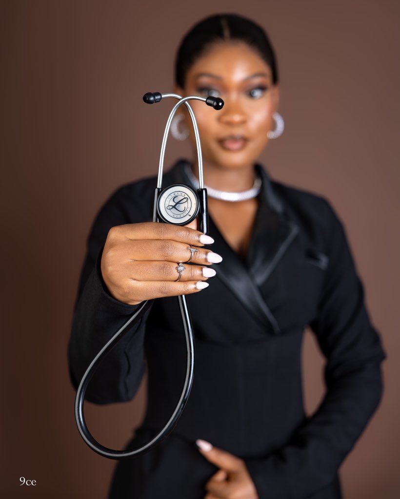 Doc_Tee1's tweet photo. RE-INTRODUCING: Doctor Ozobuekwe Celestina Adaeze(MBBS)🩺👩‍⚕️

#doctor #mbbs #DoctorDoctor #medic https://t.co/nCyXQLCfrQ