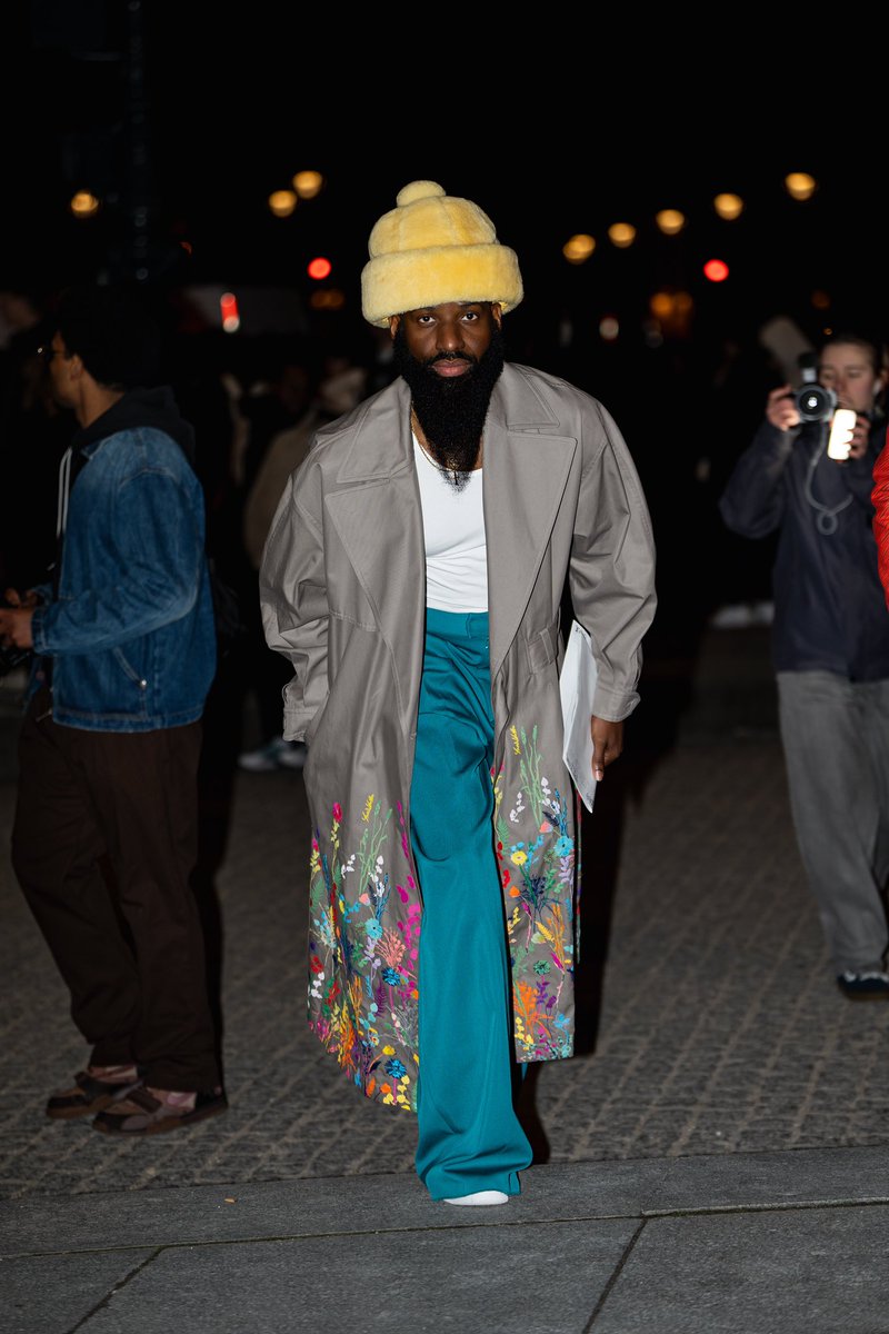 DressCodeNation tweet picture