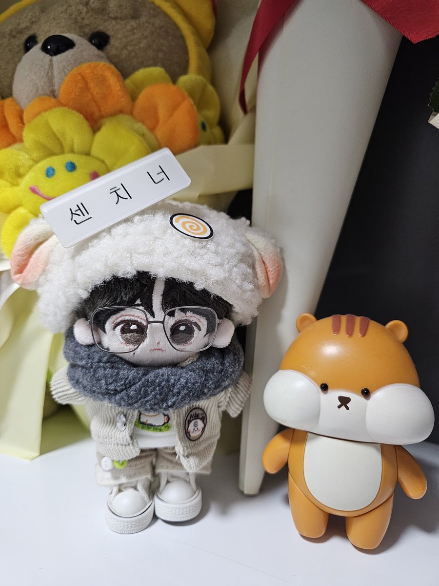 10nyeolcm's tweet photo. 끄악 우리 열딩이~ 안경 사죠따 
요즘 열꾸에 빠졌어요 넘 기여운 열딩이 태어나게 해주셔서 넘 감사해요🫶🩵🩵
@YEOLDINGEE https://t.co/LXEAMiN8fU