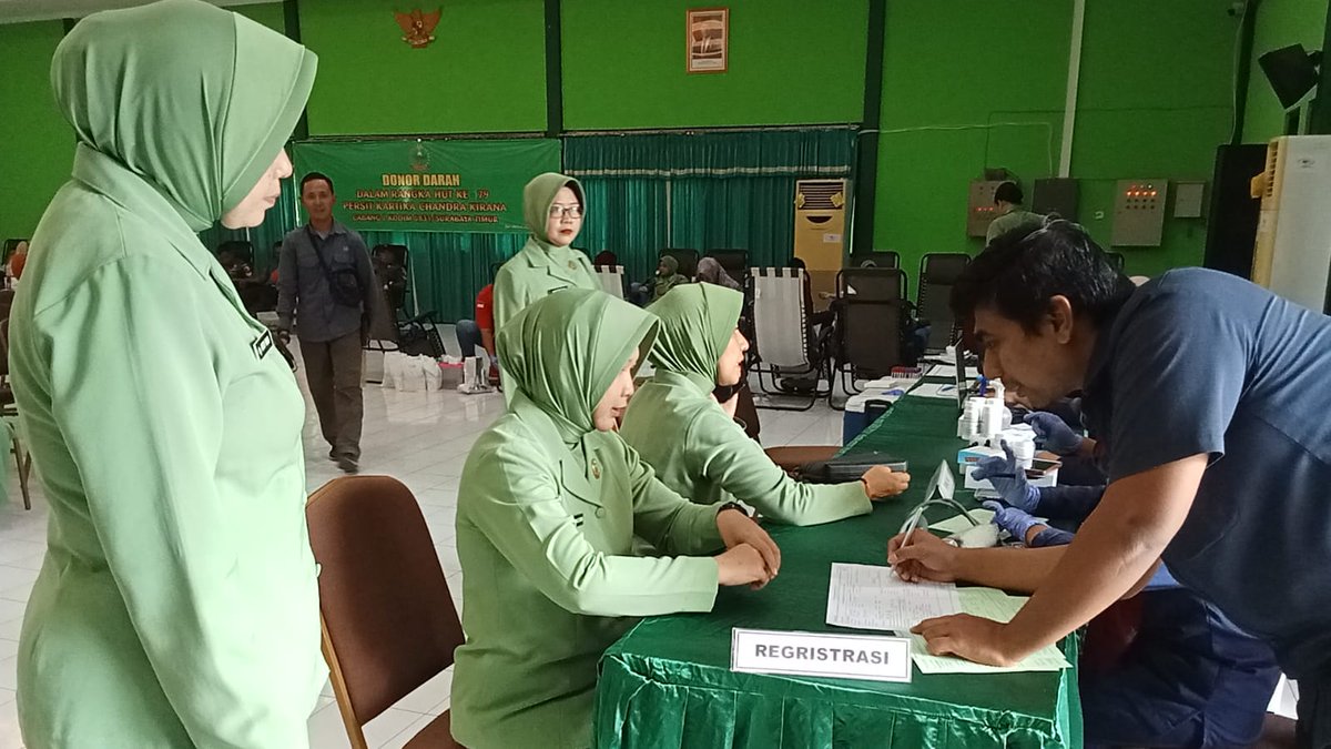 KodimTimur's tweet photo. Kodim 0831 Surabaya Timur Bersama Persit KCK Cabang L Gelar Donor Darah, Dalam Rangka HUT Persit Ke-79.
https://t.co/jPHySlUo28 https://t.co/IyvD46SICh