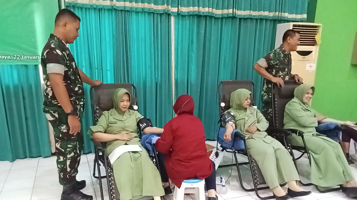 KodimTimur's tweet photo. Kodim 0831 Surabaya Timur Bersama Persit KCK Cabang L Gelar Donor Darah, Dalam Rangka HUT Persit Ke-79.
https://t.co/jPHySlUo28 https://t.co/IyvD46SICh
