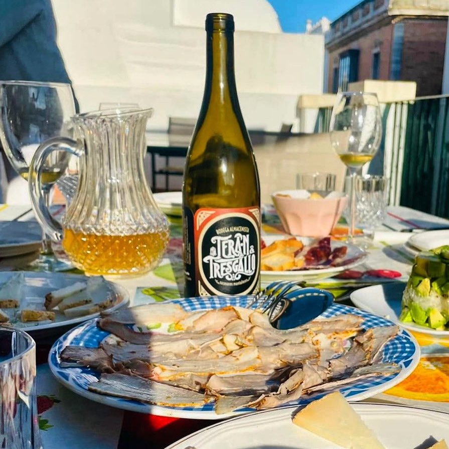 Hay días que te piden disfrutar de Terán Tresgallo entre amigos, risas y solecito.. Gracias por compartirlo con nosotros.

 #terantresgallo #vino #wine