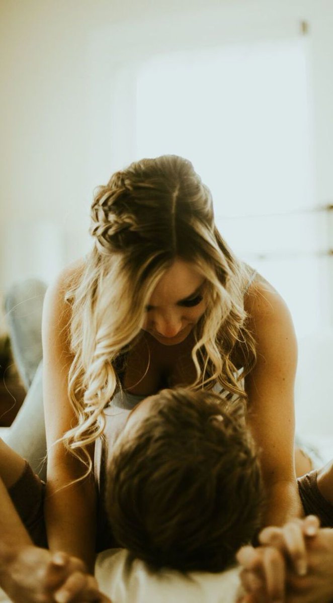17 Irresistible Phrases That Drive Women Wild.

1) You're mine