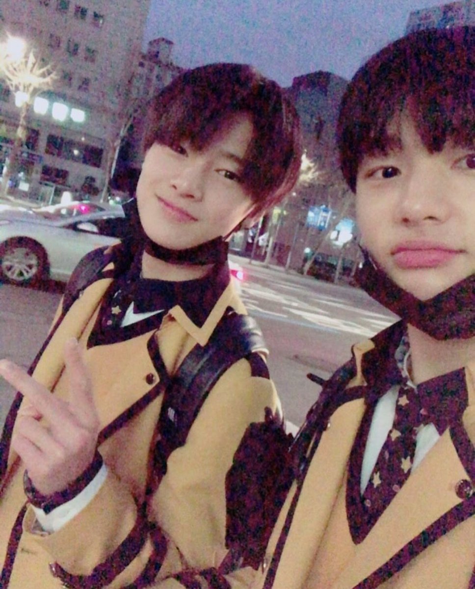 hyunesz's tweet photo. OMG............ https://t.co/Rp9JK1Avm4
