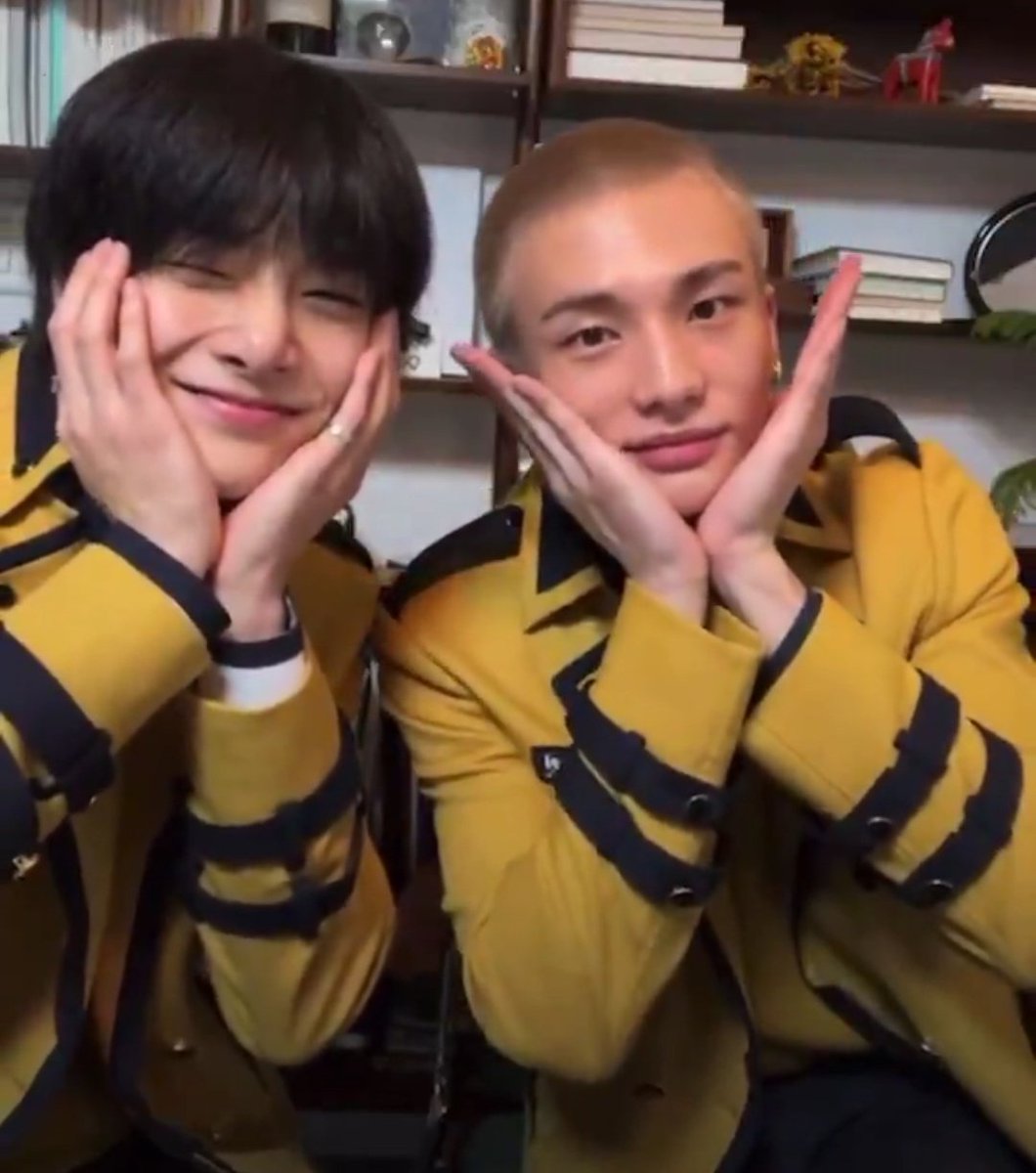 훈터뷰 따라 하는 거 왤케 귀엽지 흐아앙..