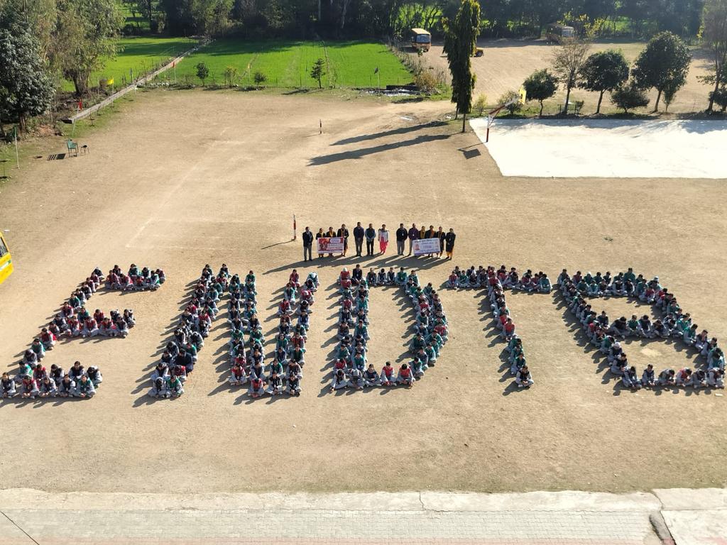 dtohpkgr's tweet photo. 👏 Amazing Human Chain at Taripta Public School, Chalwara! 👏
 Block Nagrota Surian, united to create a powerful human chain to spread TB awareness! 🌍✨ Your dedication and spirit are truly motivating! 🙌
 #TBawareness  #EndTB #TBMuktBharat #TBHaregaDeshJeetega https://t.co/DM6HrJul8f