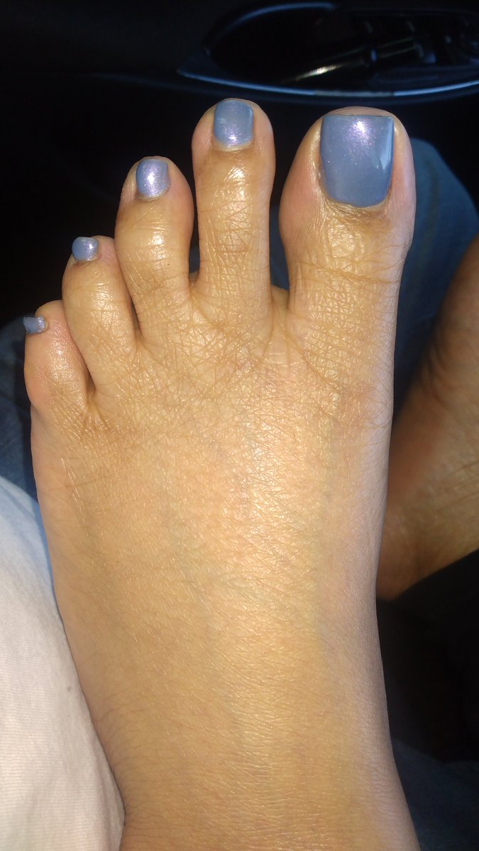 My homegirl got some pretty ass feet. Nice toes with soles to match. Told her to come OF but she ain't goin. Still let me snap a few😈
