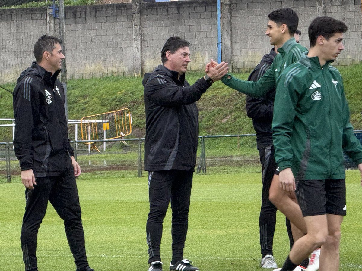 racingferrolsad's tweet photo. 3, 2, 1… comezamos! 🚀🔥

#éunsentimento #sempreverdes #onortedonorte #somosdeferro https://t.co/J0GWT11vCr