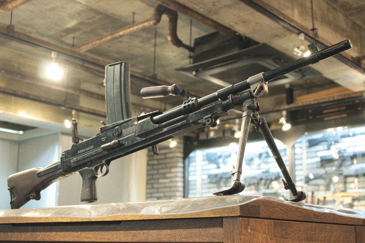lowzy36　マドセン機関銃/ブレン軽機関銃の革マガジンケース WW2 ブレン軽機関銃の.303ブリティッシュ弾から7,62mm×51 NATO弾を使用