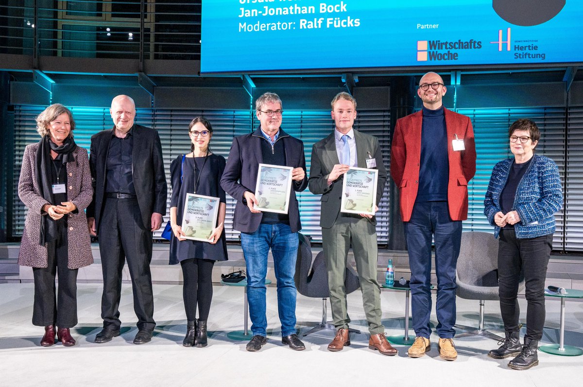 LibMod - Zentrum Liberale Moderne (@liberalemoderne) on Twitter photo 👏Herzlichen Glückwunsch an die Preisträger des Essaypreises 2024 "Demokratie und Wirtschaft", ausgezeichnet im Rahmen unserer #RethinkingLiberalism Konferenz! 🏆 📝
1️⃣ Joost Haddinga <a href="/jo44084/">Joost Haddinga</a>
libmod.de/en/democracy-a…
2️⃣ Christopher Gohl <a href="/lofferg/">Christopher Gohl</a>
libmod.de/libmod-essaywe…
3️⃣ 👏Herzlichen Glückwunsch an die Preisträger des Essaypreises 2024 "Demokratie und Wirtschaft", ausgezeichnet im Rahmen unserer #RethinkingLiberalism Konferenz! 🏆 📝
1️⃣ Joost Haddinga <a href="/jo44084/">Joost Haddinga</a>
libmod.de/en/democracy-a…
2️⃣ Christopher Gohl <a href="/lofferg/">Christopher Gohl</a>
libmod.de/libmod-essaywe…
3️⃣