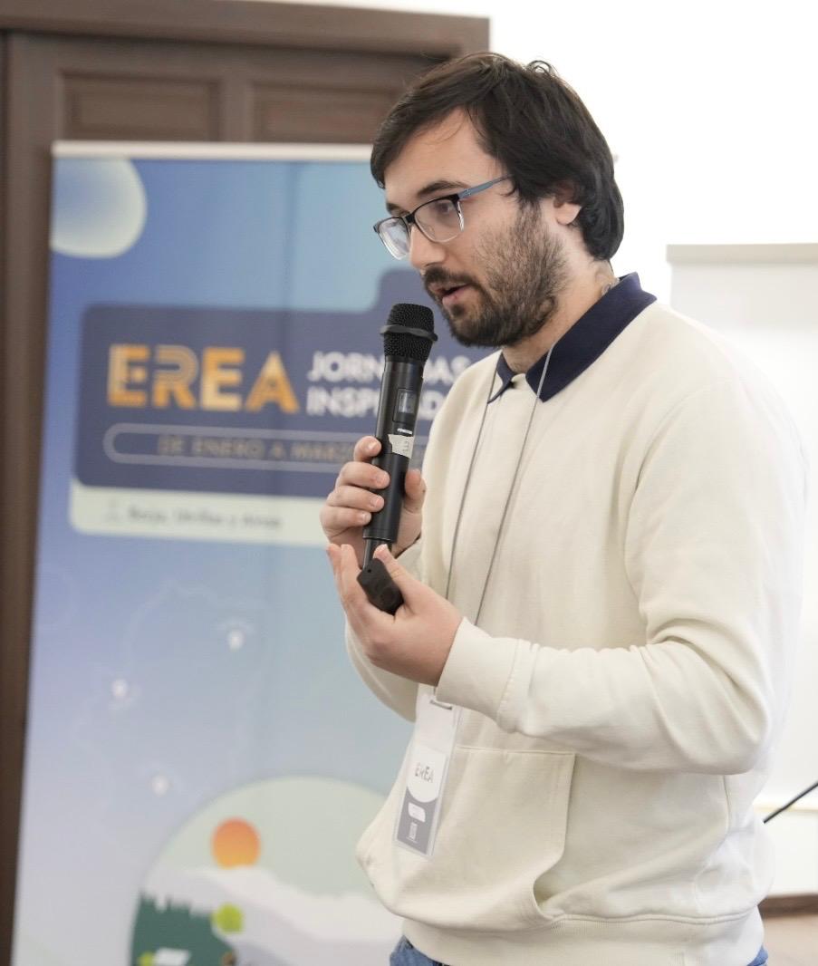 La primera #PonenciaInspiradora la da Antonio Rubio, Coordinador I+D+i en <a href="/spectralgeo/">SpectralGeo</a>: “Ciencia de datos y agricultura de precisión: una síntesis natural.”

"La ciencia de datos busca metodologías a través de big data para predecir las variables climáticas, biofisicas..." #EREA3