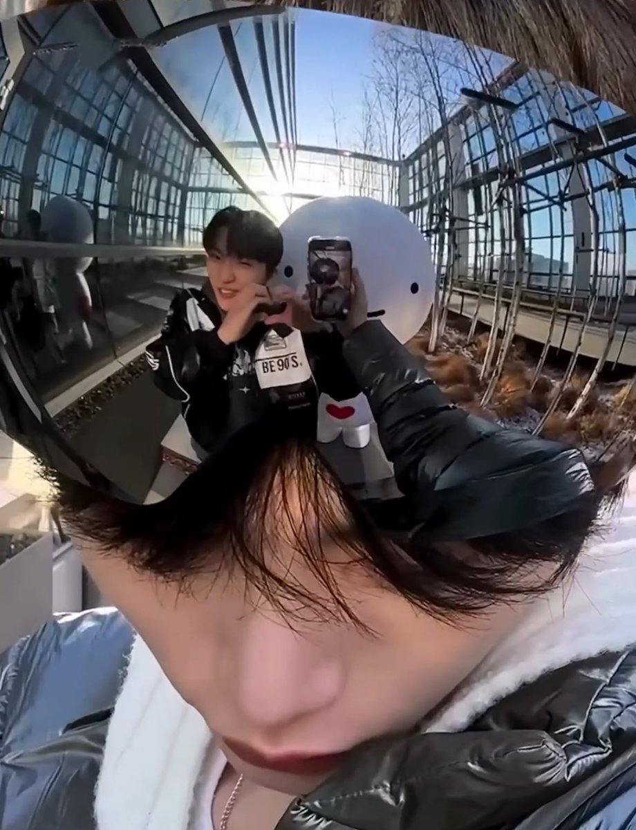 동생예쁜짓담아줄라고어떤형입술부리된것도존나좋고그동생도존나애교부림아...짐짜너무너무마음좋아지는사진임ㅇ