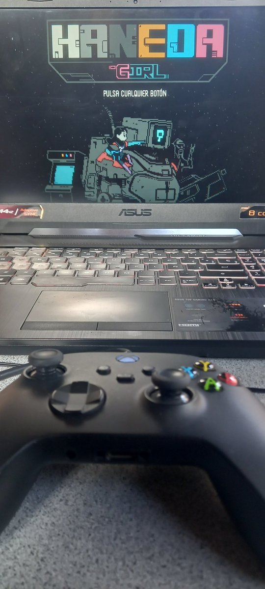 studiokobaGAME's tweet photo. Probando la demo del steam fest con @DavidFloresM 
#HanedaGirl https://t.co/9eLfE2eIZt