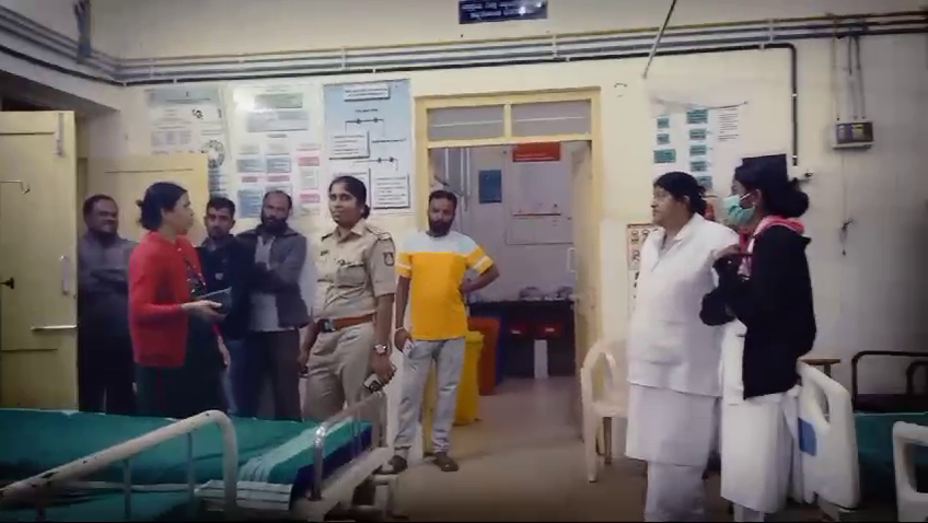 HateDetectors's tweet photo. Three people of one family attempted suicide over a property dispute at #FortStreet in #Arkalgud town on Monday evening. While one of them is critical at the district hospital in# Hassan, the two others are undergoing treatment at the Arkalgud taluk hospital.
The victims are Shivamma (55), Sumanth (30) and Divya (25). About six years ago, Shivamma’s husband Kantharaju had pledged his four acres of land at Varasanahalli Koppal and taken a loan of Rs 4 lakh from retired #BMTC staffer Manjunath. In the interim, Kantharaju had died.
The family of Kantharaju had approached Manjunath to release the land while promising to repay the loan, but Manjunath refused to let go of the land. On Monday, the two families had a heated argument over the issue when Shivamma, her younger son Sumanth and Divya consumed poison in front of Manjunath’s house.
Following the incident, Shivamma’s elder son Nanjunde Gowda has lodged a complaint with the #ArkalgudPolice who visited the spot. Further investigation is under way.
