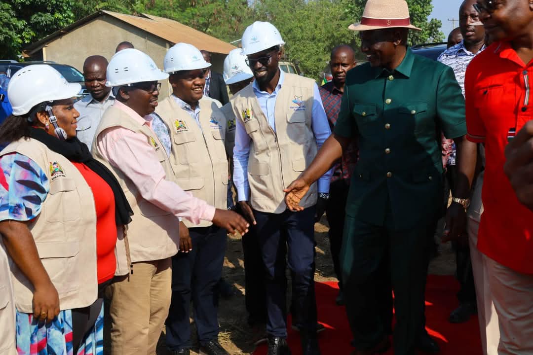 GovOjaamong's tweet photo. Today I joined the President H.E William Samoei Ruto and the deputy President Kithure Kindiki in launching the extension of secondary dyke for river Nzoia Floods Control project in Budalangi, Busia County. https://t.co/4Z1y4f2BI3